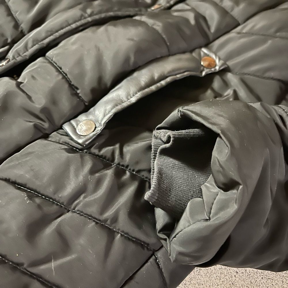 Le Château black long puffer jackets with faux fur trim hood - Picture 6 of 11